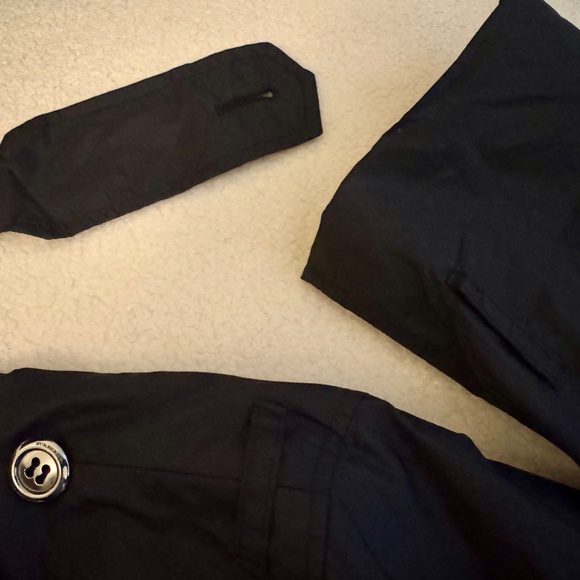 Burberry - Women's Black Nylon Short Rain Coat - Size USA 6 - AS-IS - Picture 10 of 12